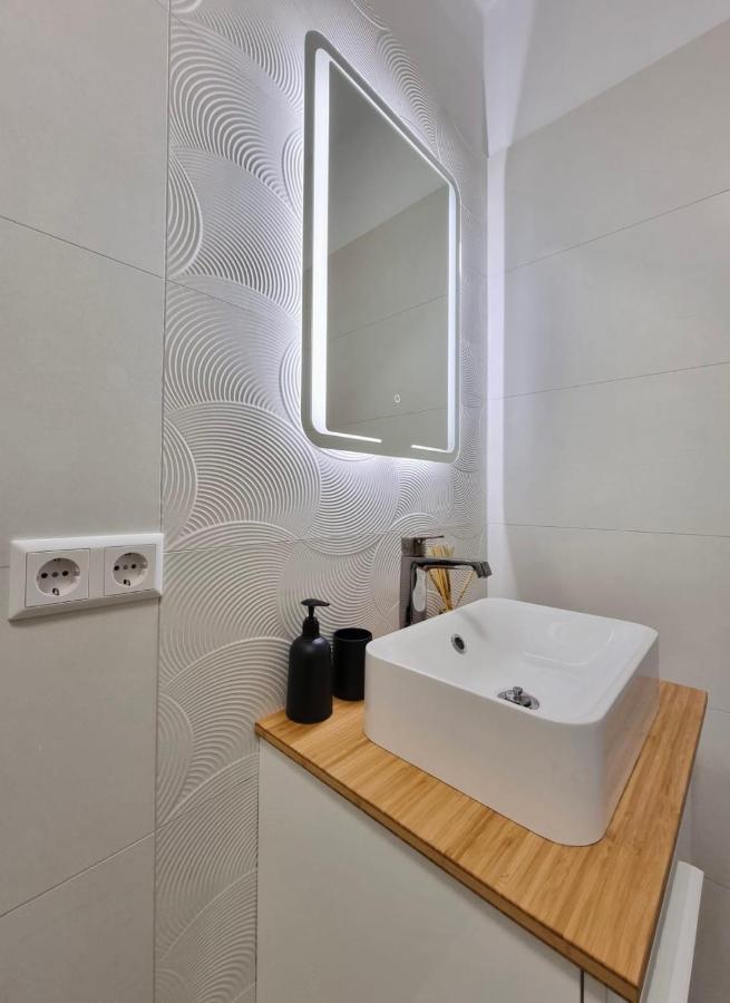 Bamo Studio - City Living Downtown Klagenfurt am Woerthersee ภายนอก รูปภาพ